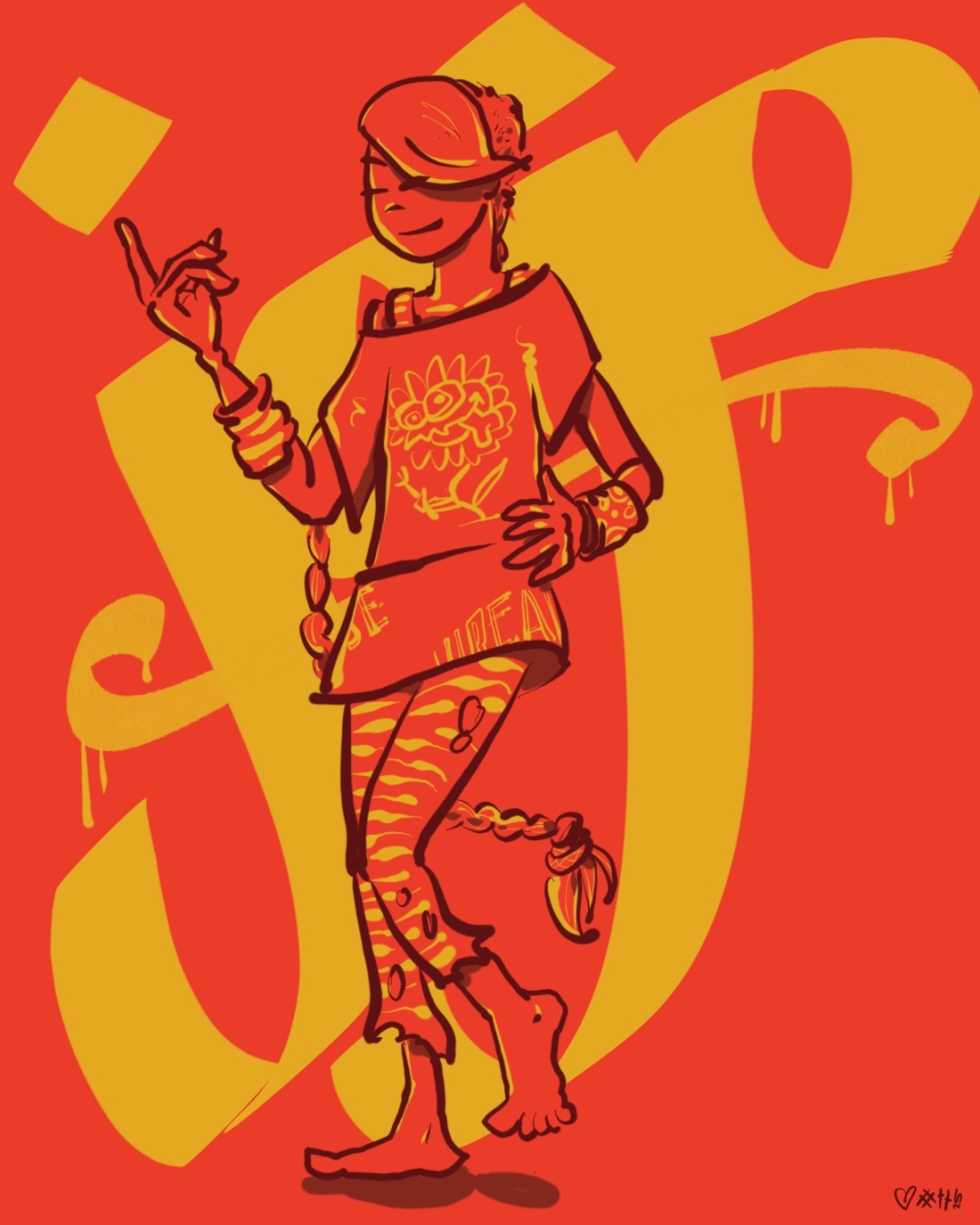 eine junge frau mit langem zopf steht vor dem schriftzug ‚jojo‘, den sie halb verdeckt